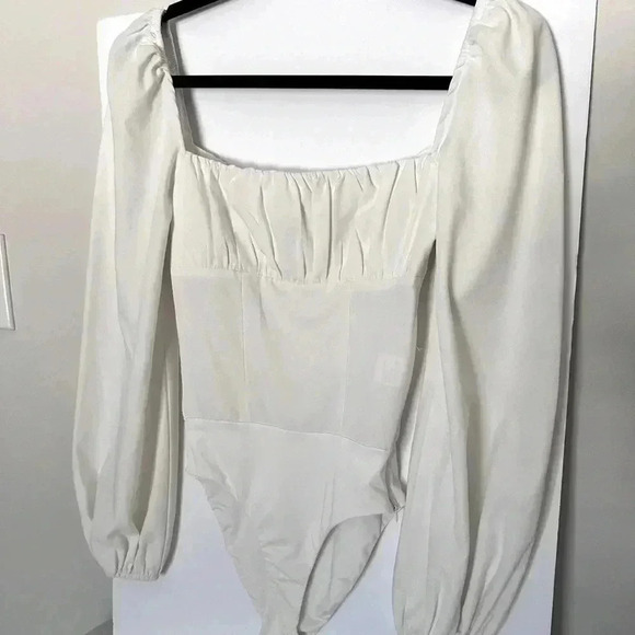 Princess Polly Balloon Sleeve Ruched Bodice Bodysuit in white. Size 0 - Picture 1 of 3